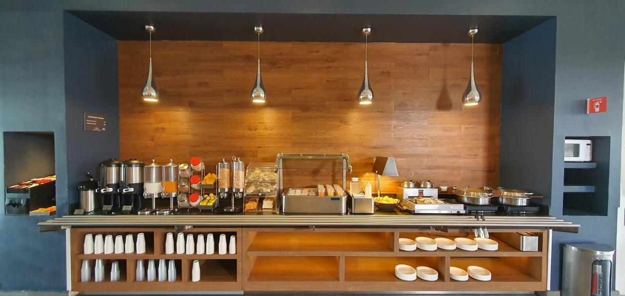 Microtel Inn & Suites By Wyndham San Luis Potosí Buitenkant foto