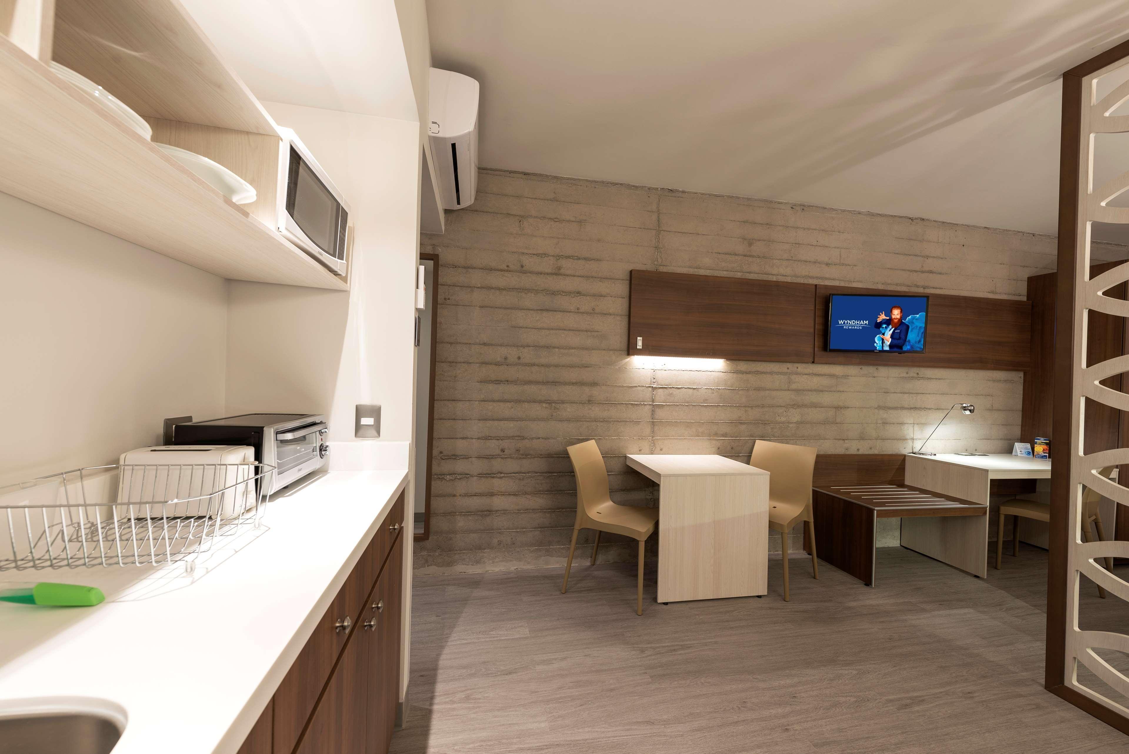 Microtel Inn & Suites By Wyndham San Luis Potosí Buitenkant foto
