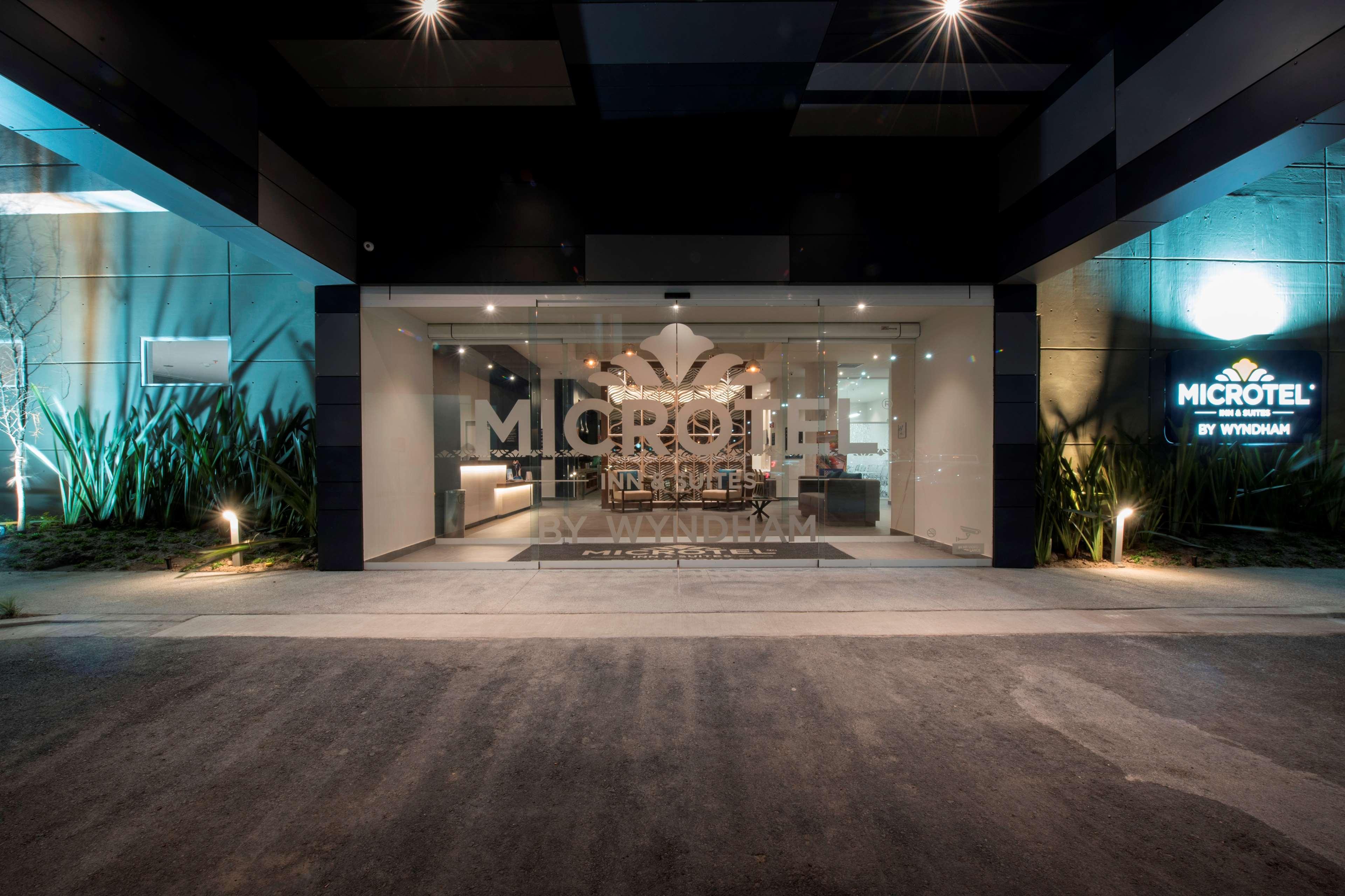Microtel Inn & Suites By Wyndham San Luis Potosí Buitenkant foto