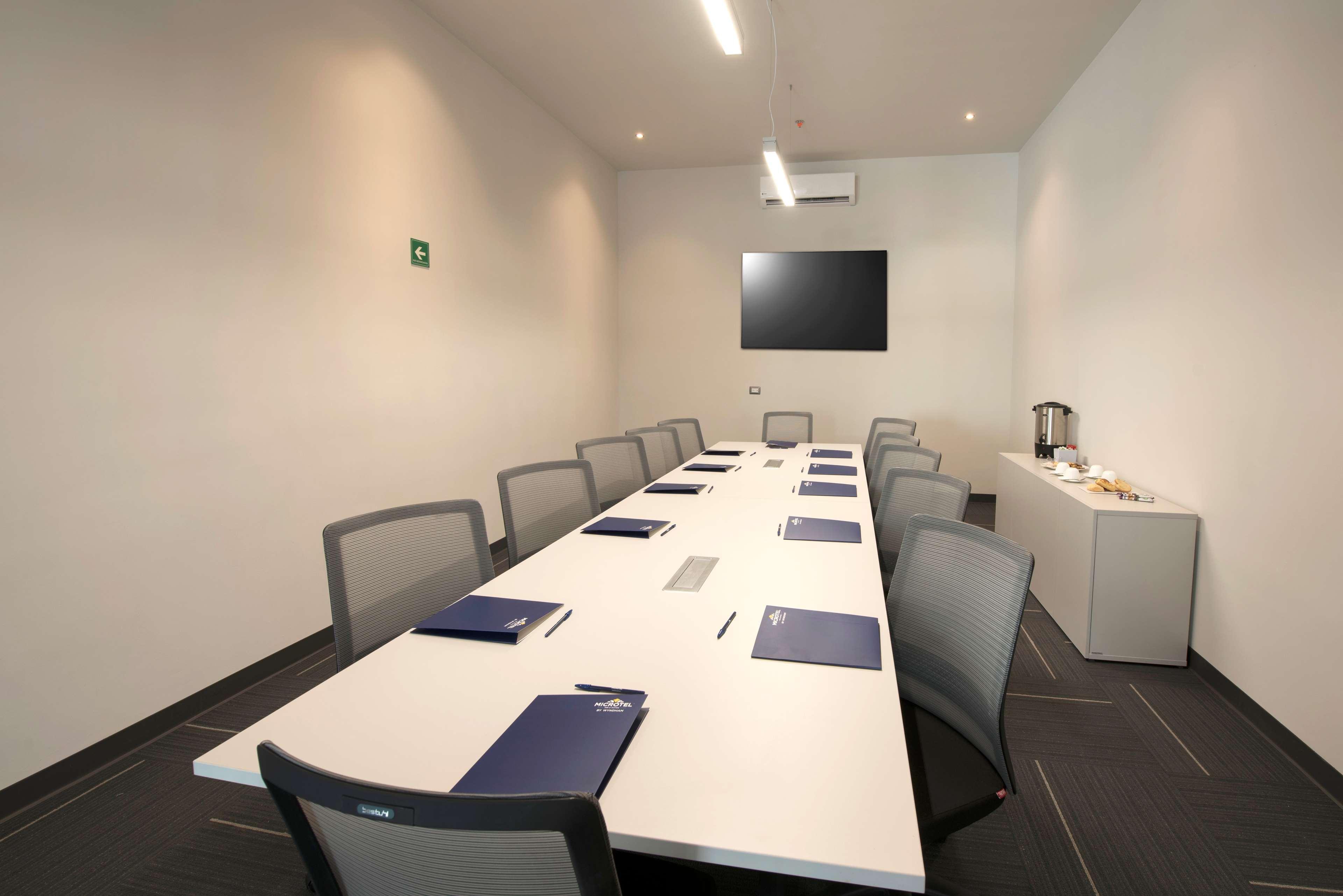 Microtel Inn & Suites By Wyndham San Luis Potosí Buitenkant foto
