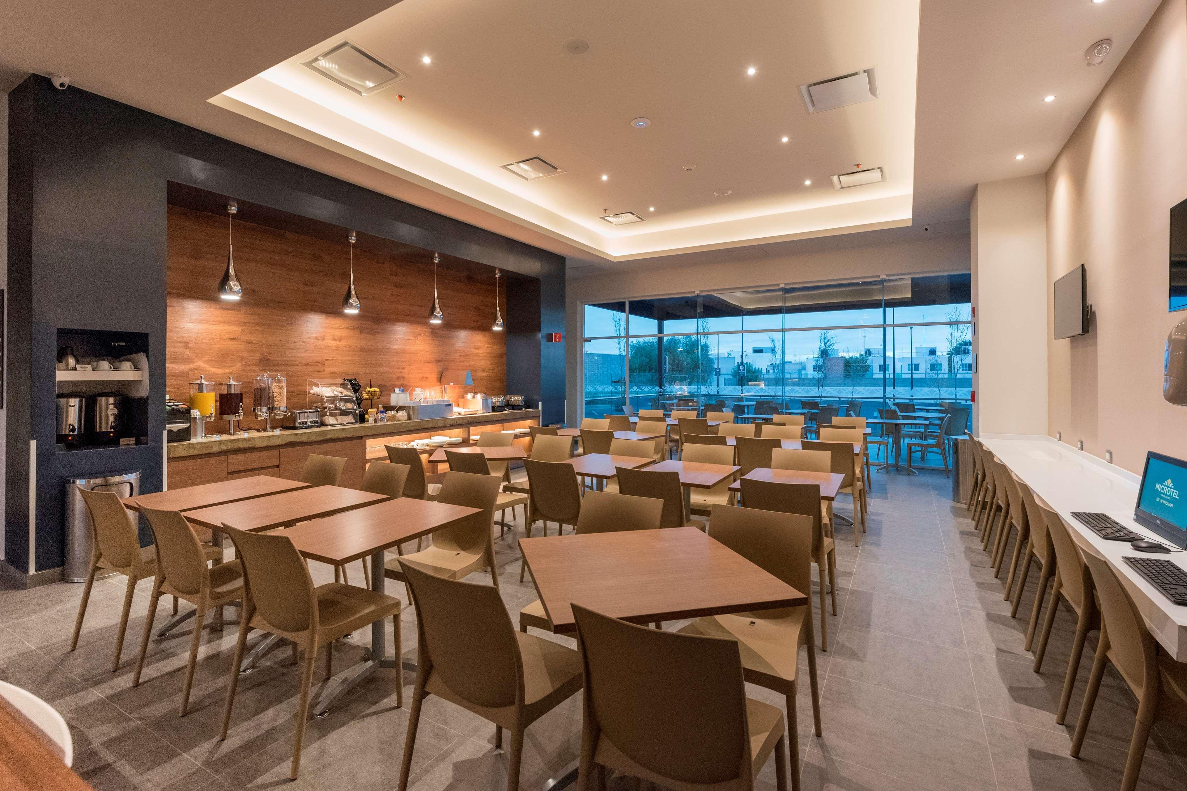 Microtel Inn & Suites By Wyndham San Luis Potosí Buitenkant foto