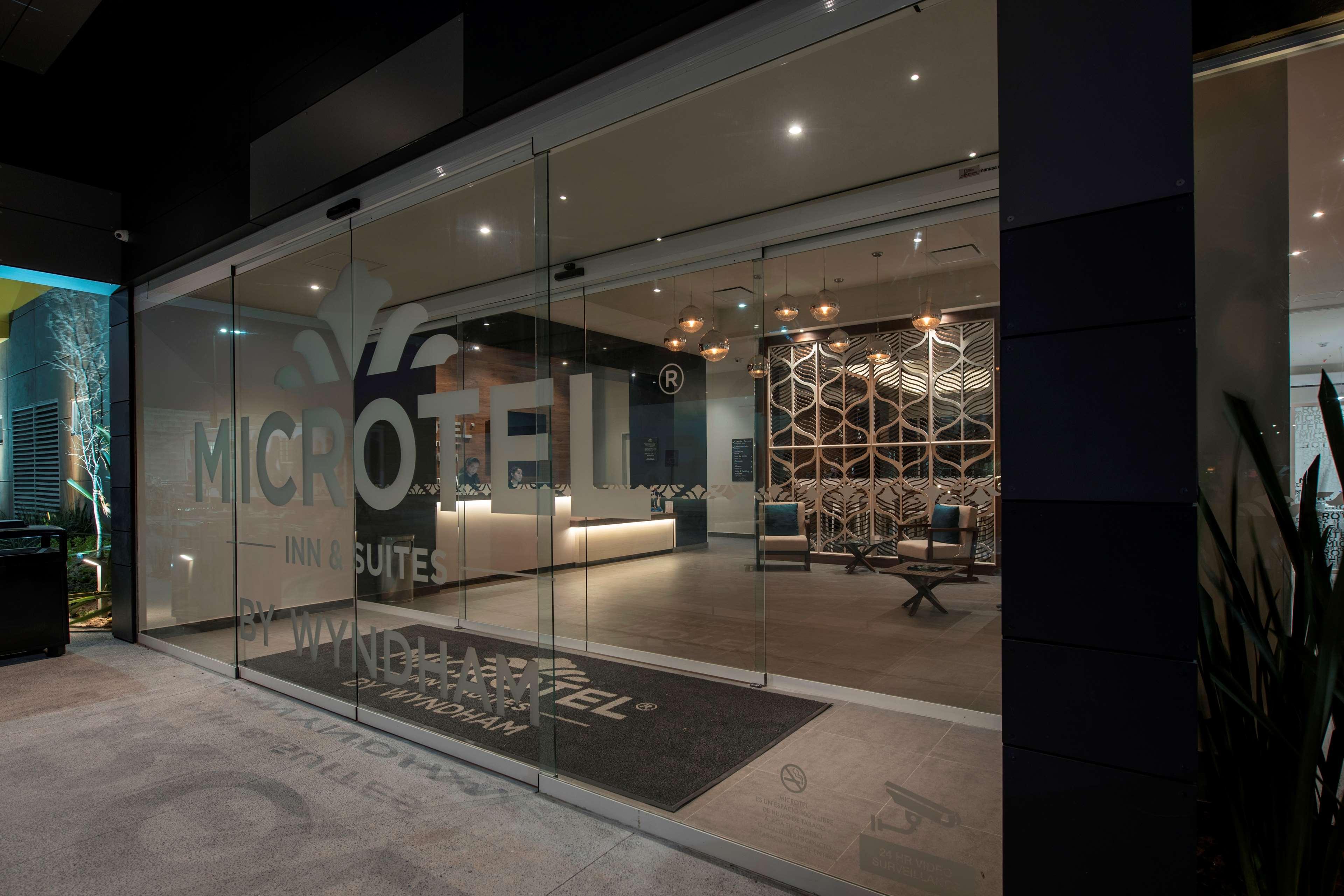 Microtel Inn & Suites By Wyndham San Luis Potosí Buitenkant foto